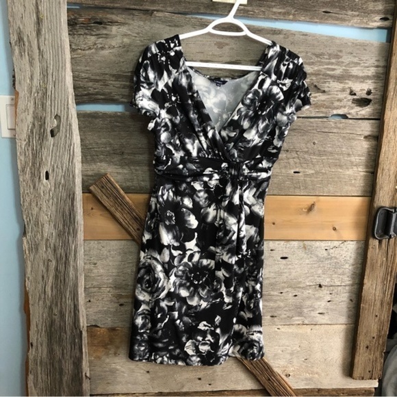 REITMANS Size Med Black/ White Dress - Picture 1 of 8